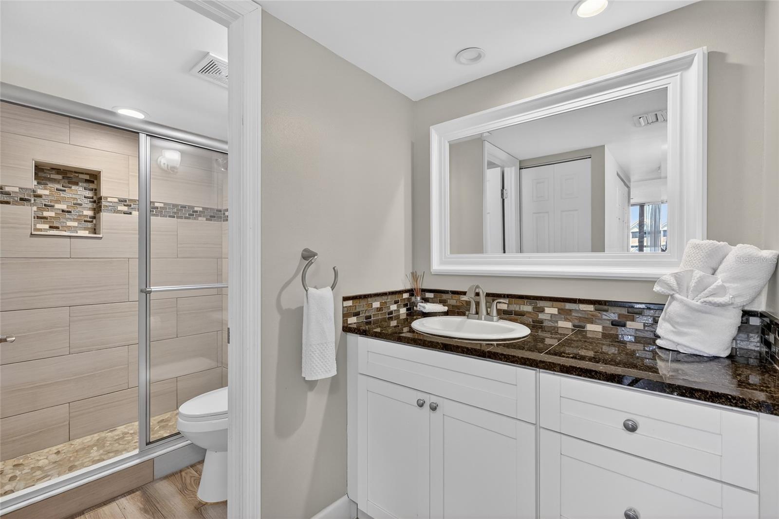 HARBOR TOWERS Y & R - Residential