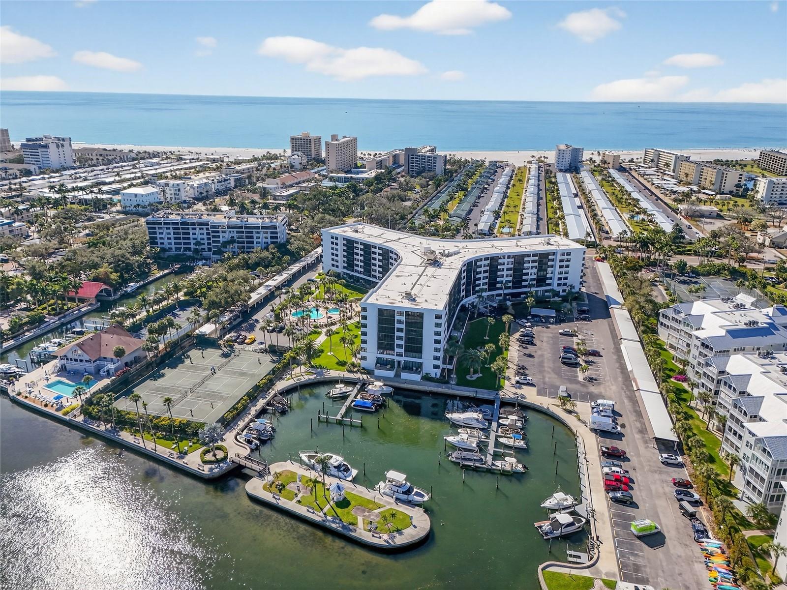 HARBOR TOWERS Y & R - Residential