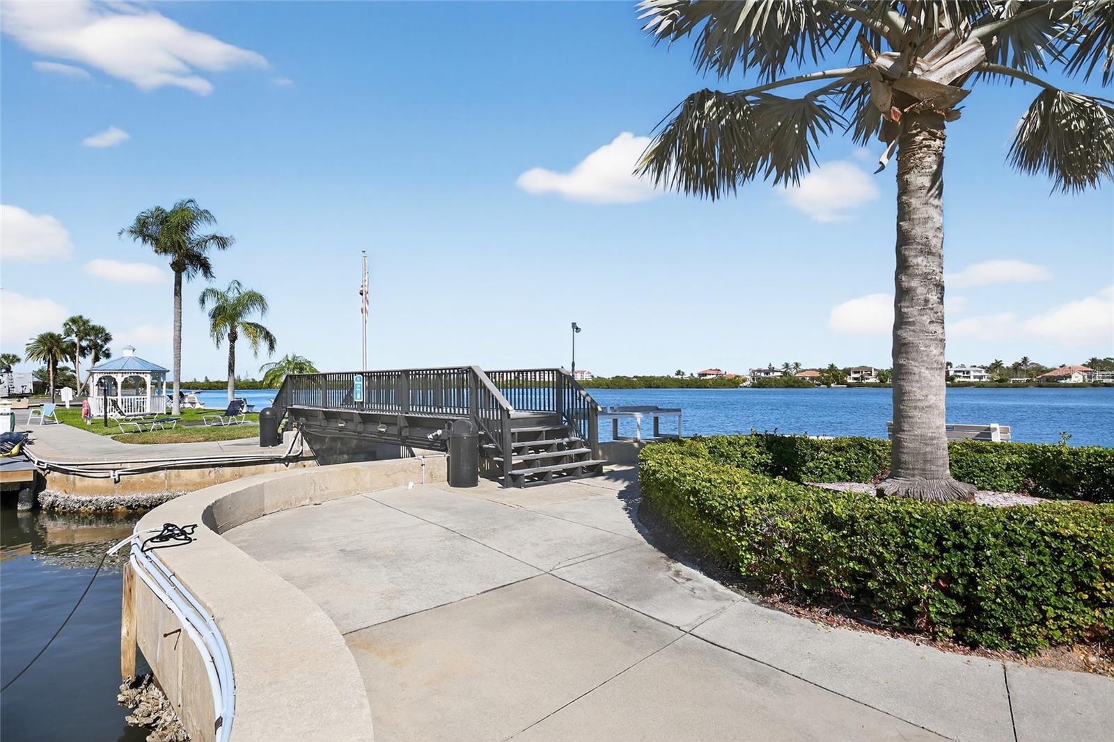 HARBOR TOWERS Y & R - Residential