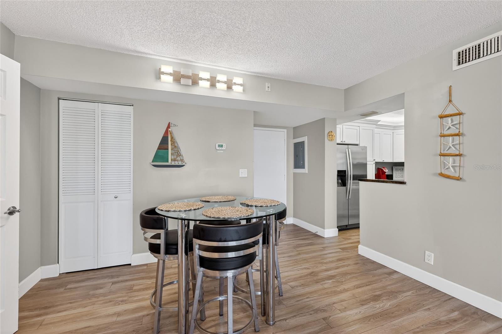 HARBOR TOWERS Y & R - Residential