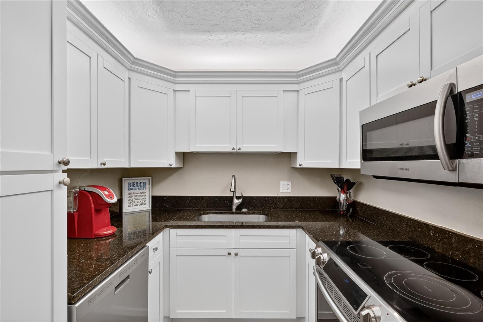 HARBOR TOWERS Y & R - Residential