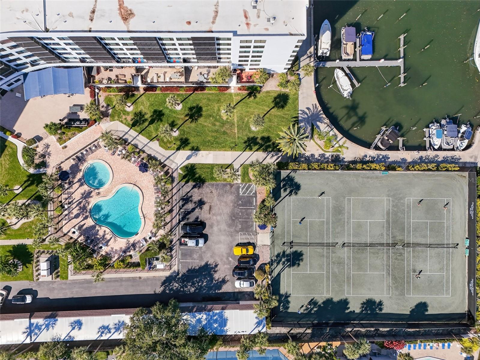 HARBOR TOWERS Y & R - Residential