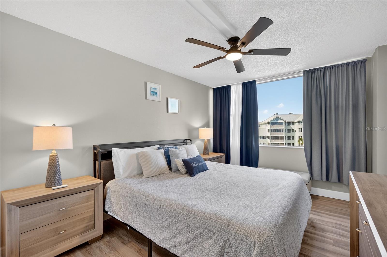 HARBOR TOWERS Y & R - Residential