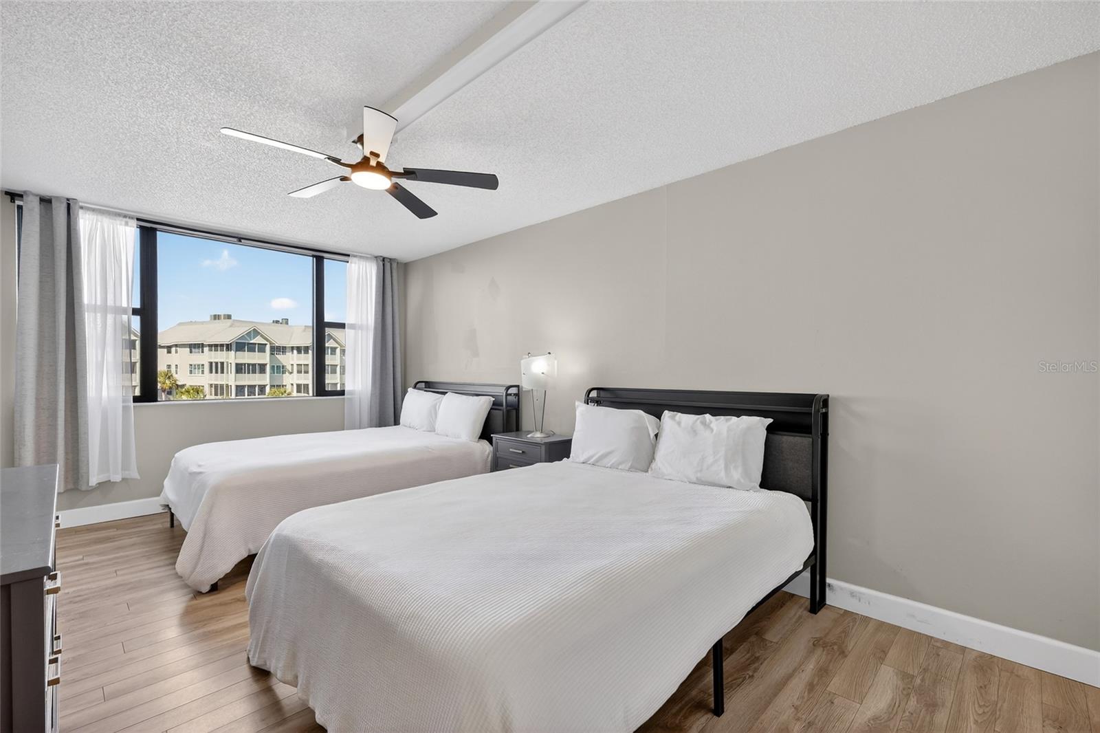 HARBOR TOWERS Y & R - Residential