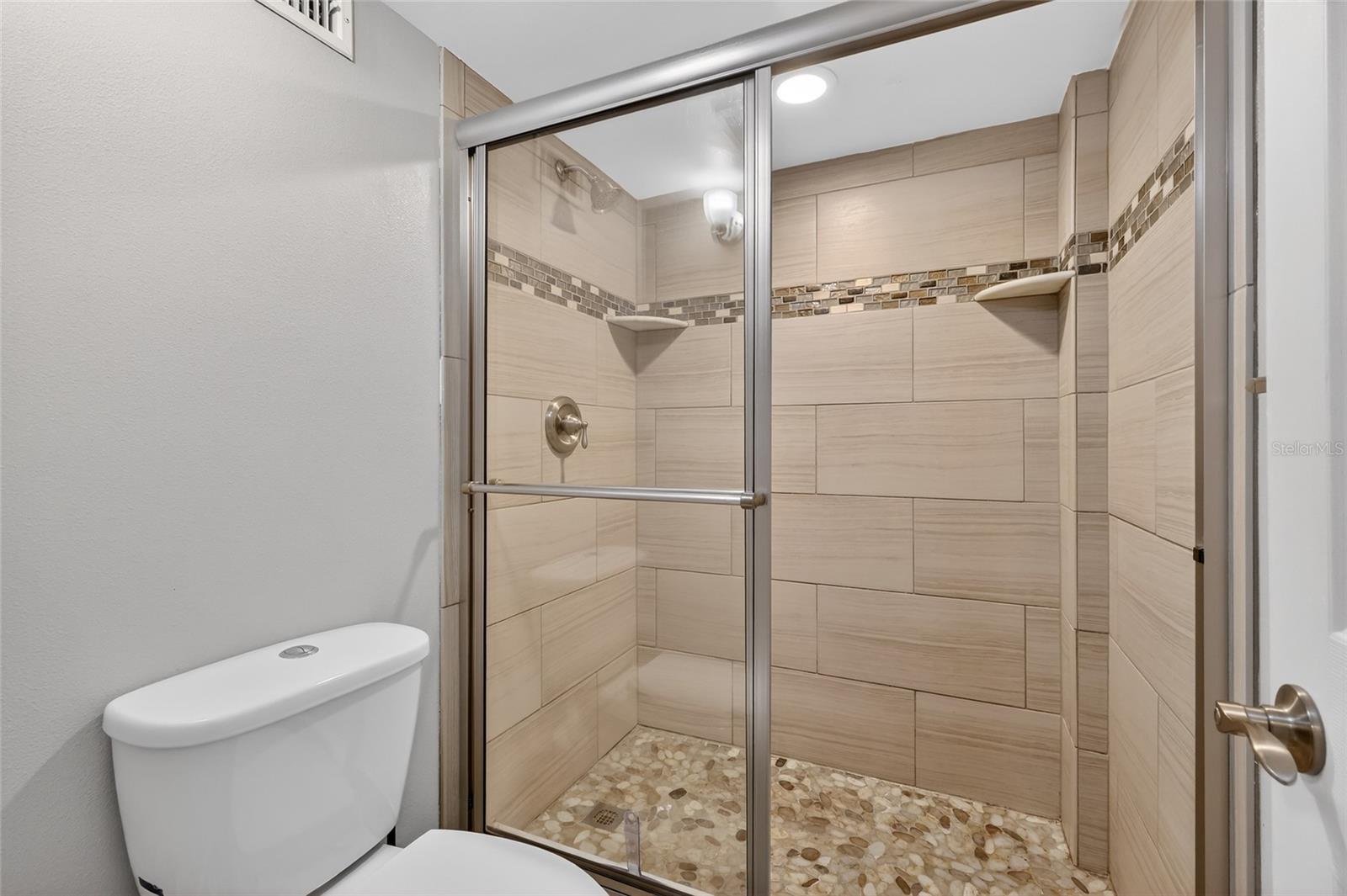 HARBOR TOWERS Y & R - Residential