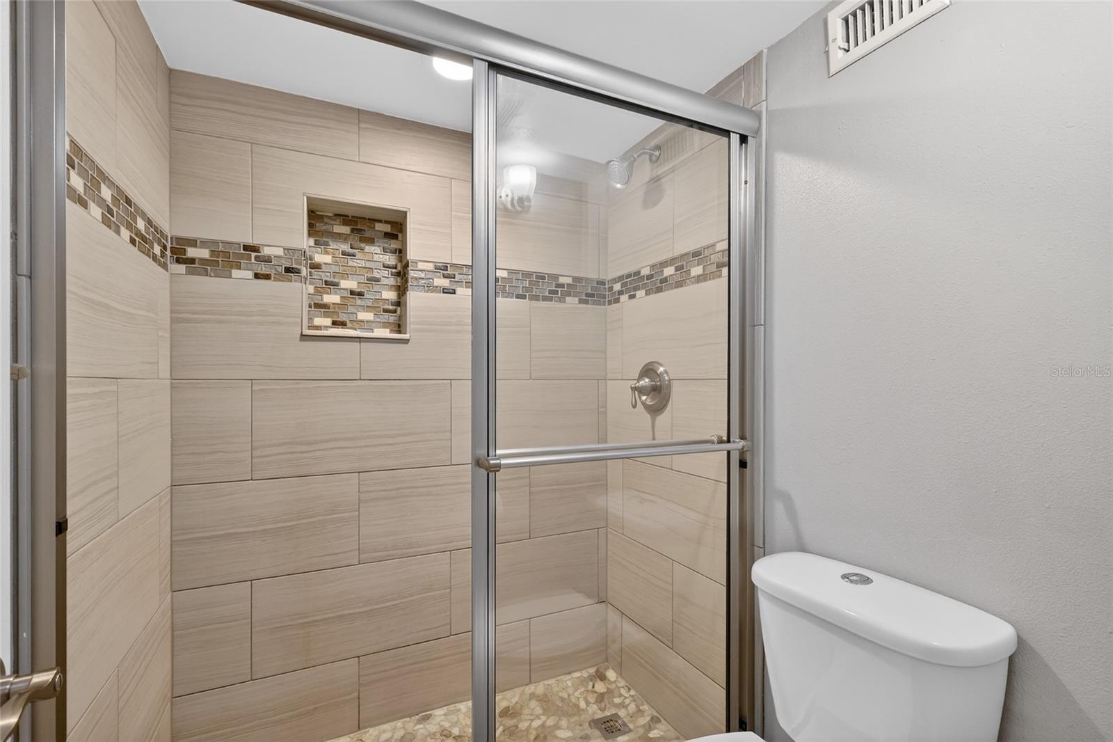 HARBOR TOWERS Y & R - Residential