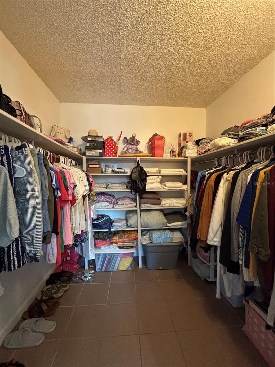 THE TAMPA RACQUET CLUB A CONDO - Residential