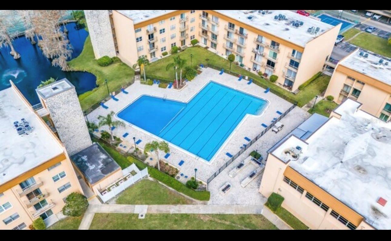 THE TAMPA RACQUET CLUB A CONDO - Residential