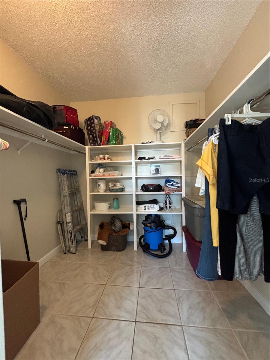 THE TAMPA RACQUET CLUB A CONDO - Residential