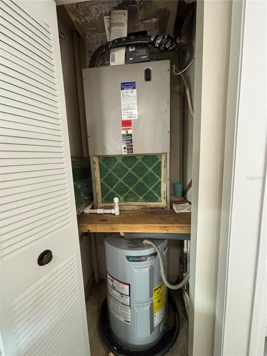 THE TAMPA RACQUET CLUB A CONDO - Residential