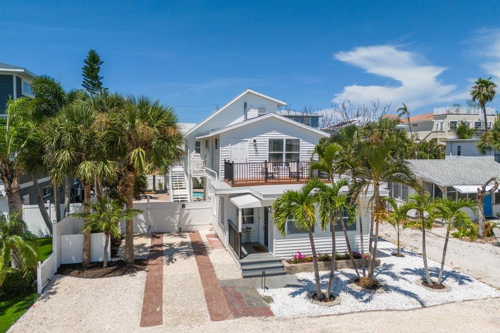 Photo of 2302 Avenue B, Bradenton Beach, FL 34217 (MLS # A4661398)