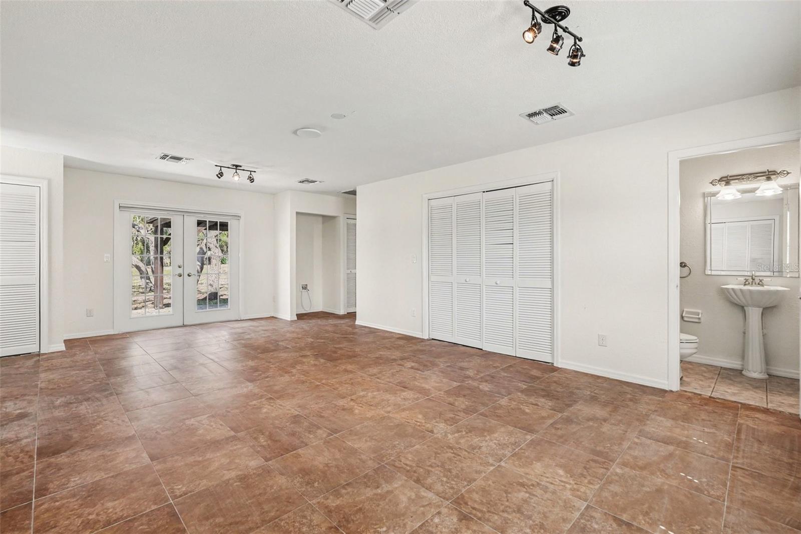 HIGHLANDS - Residential