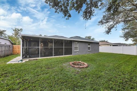 A home in PARRISH