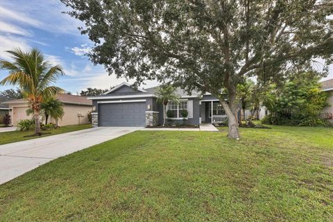 A home in PARRISH