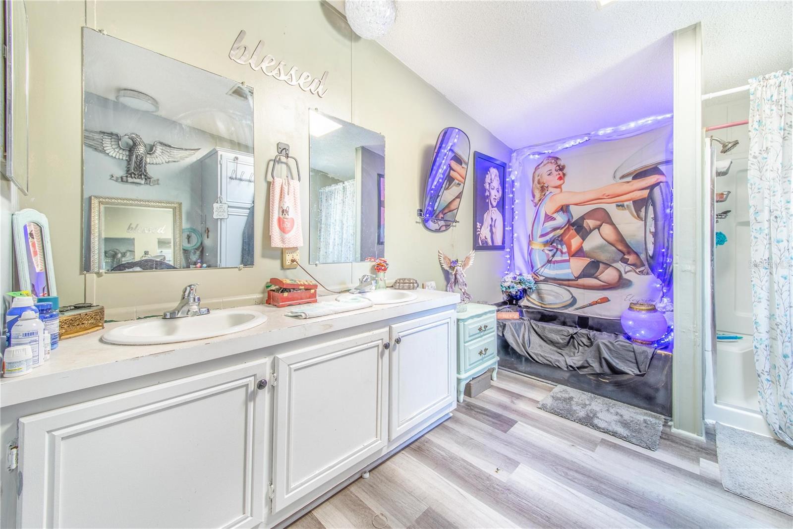 MEADOW RIDGE ESTATES - Residential