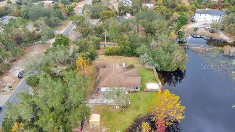 A home in DEBARY