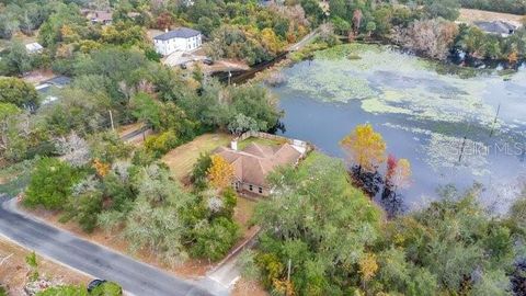 A home in DEBARY