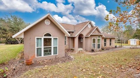 A home in DEBARY