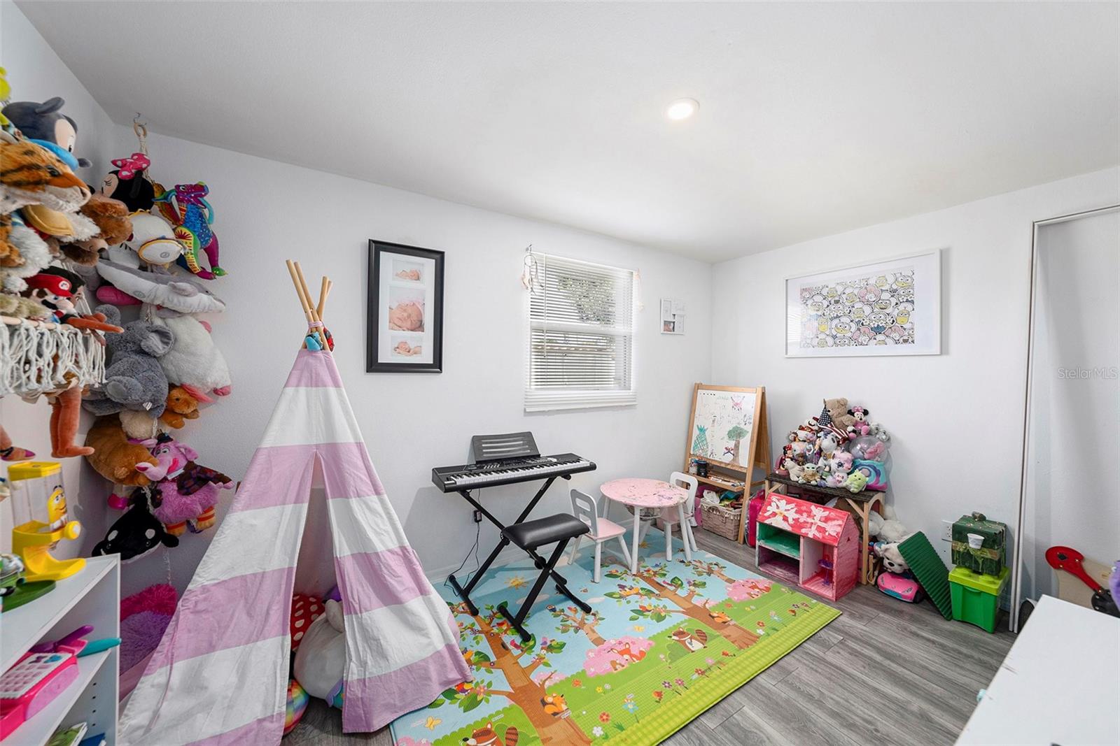 WEST PARK ESTATES UNIT 4 - Residential