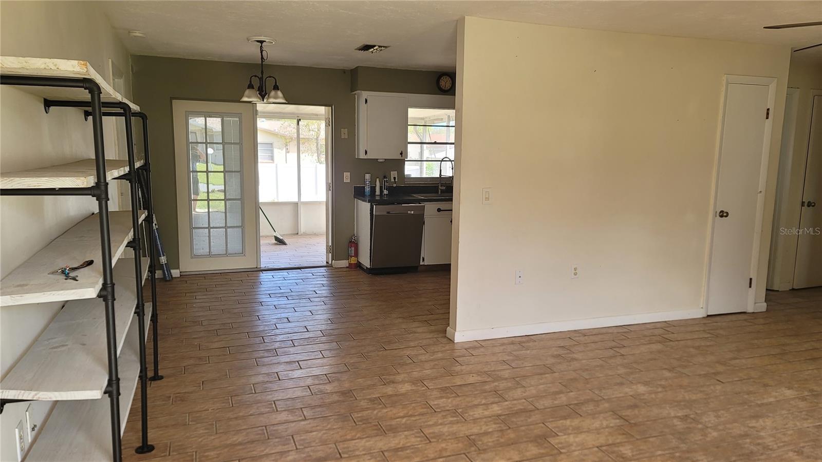 BEVERLY HILLS UNIT 06 - Residential