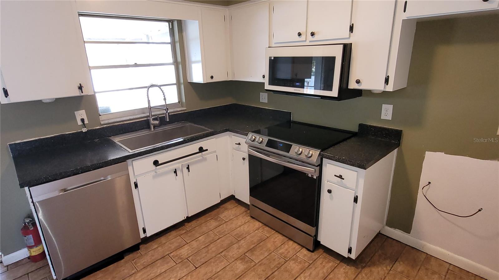 BEVERLY HILLS UNIT 06 - Residential