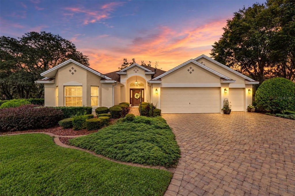 Photo of 17765 SE 85th Causton Court, The Villages, FL 32162 (MLS # A4708096)