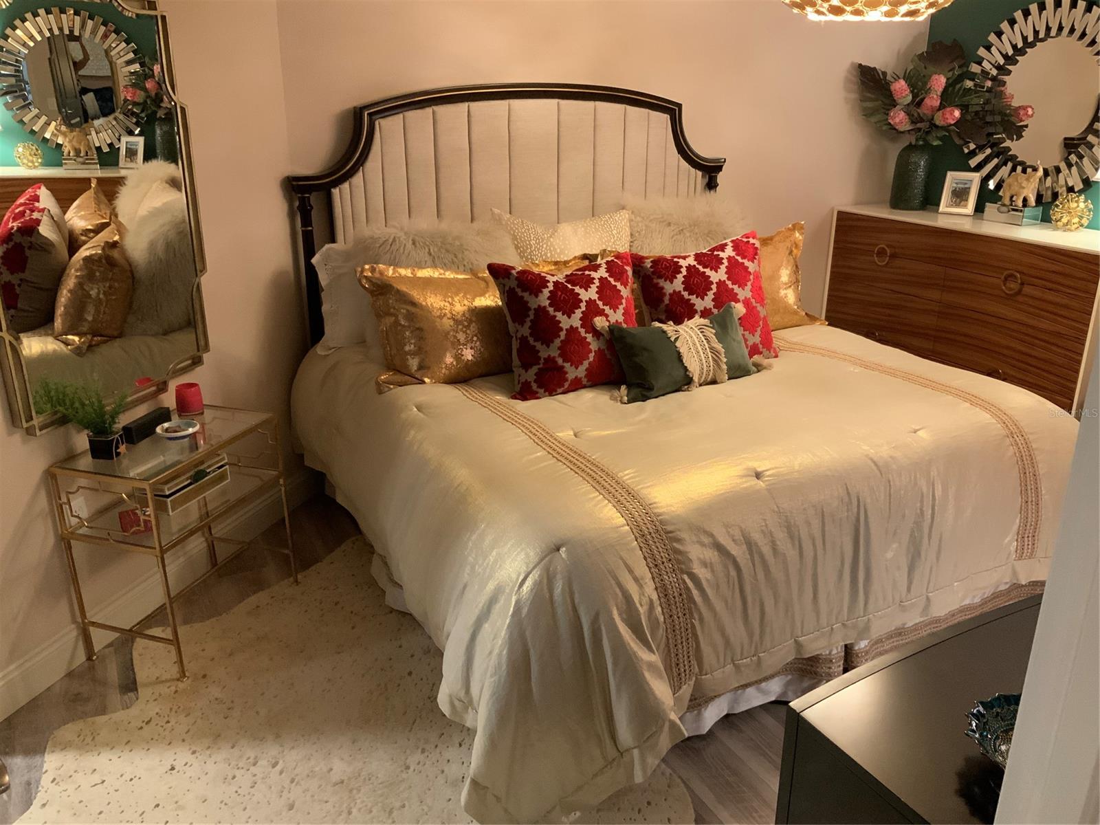 Oceania Plaza Condo - Residential