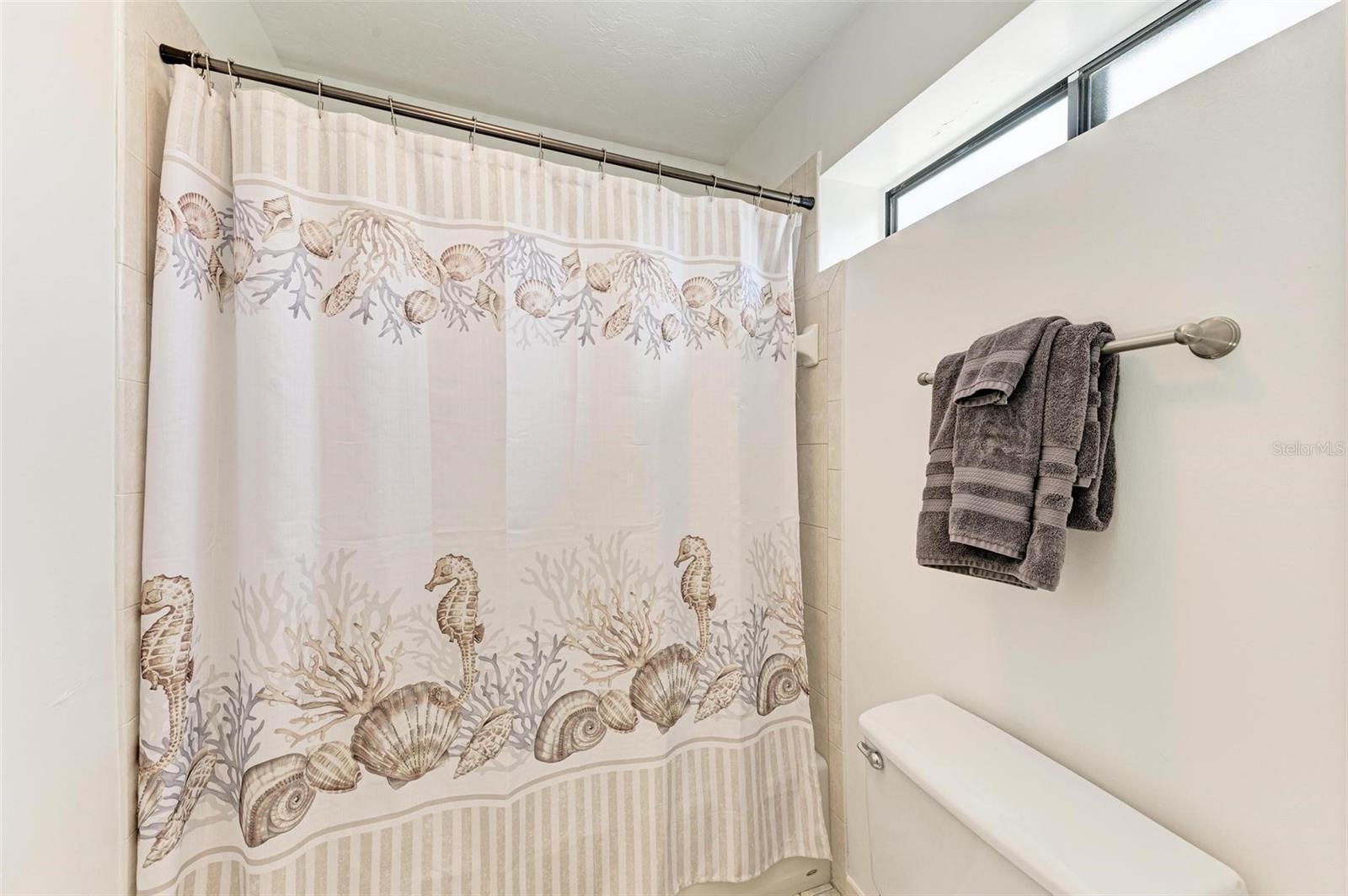 BAY OAKS - Residential