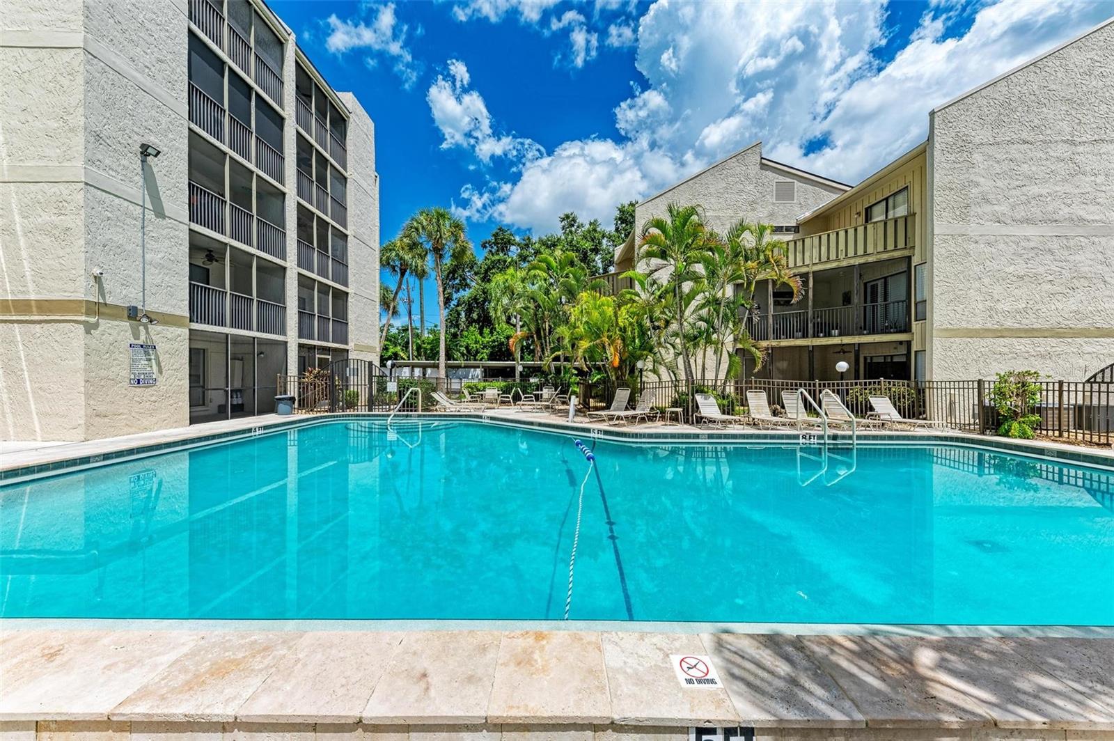 BAY OAKS - Residential