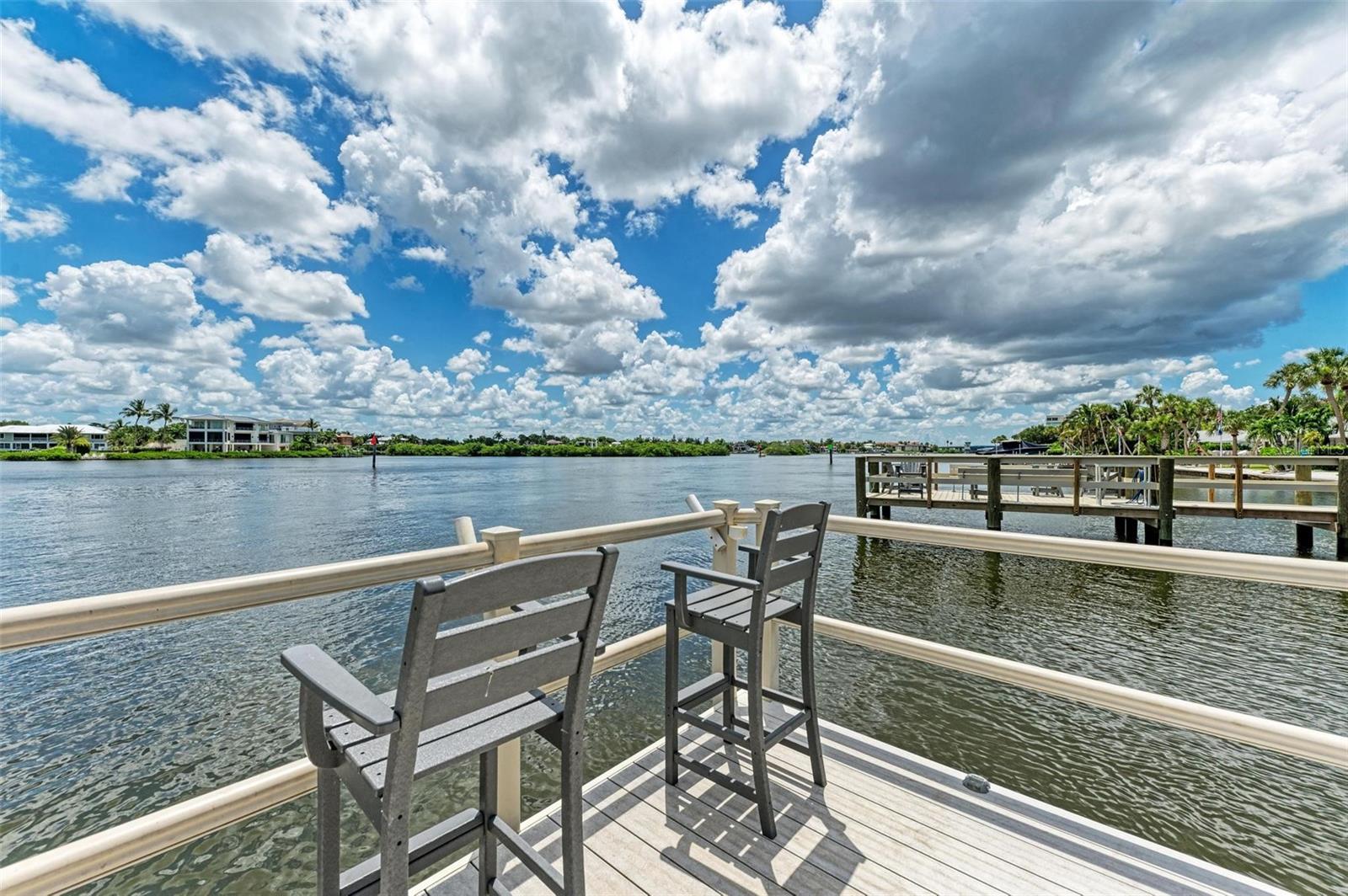 BAY OAKS - Residential