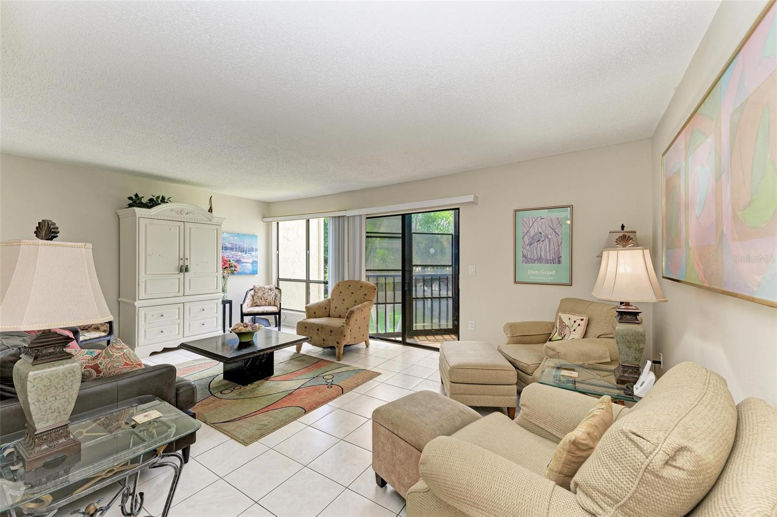 BAY OAKS - Residential