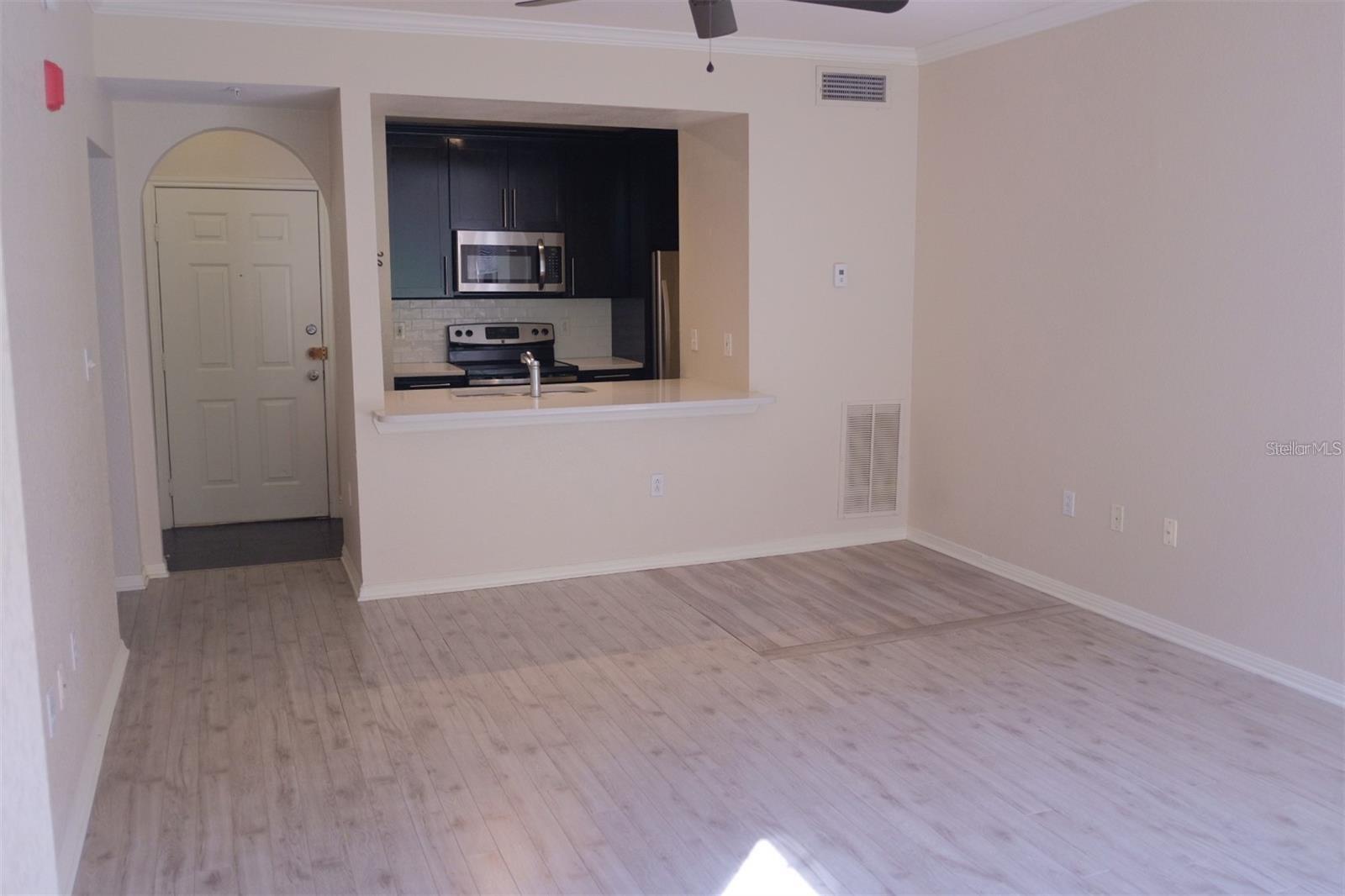 911 N ORANGE AVENUE 335