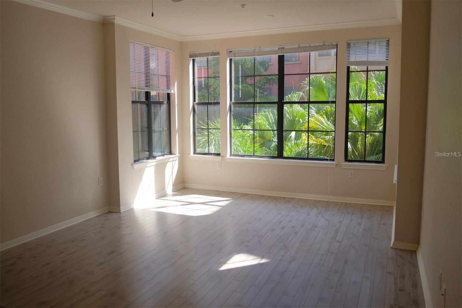 911 N ORANGE AVENUE 335