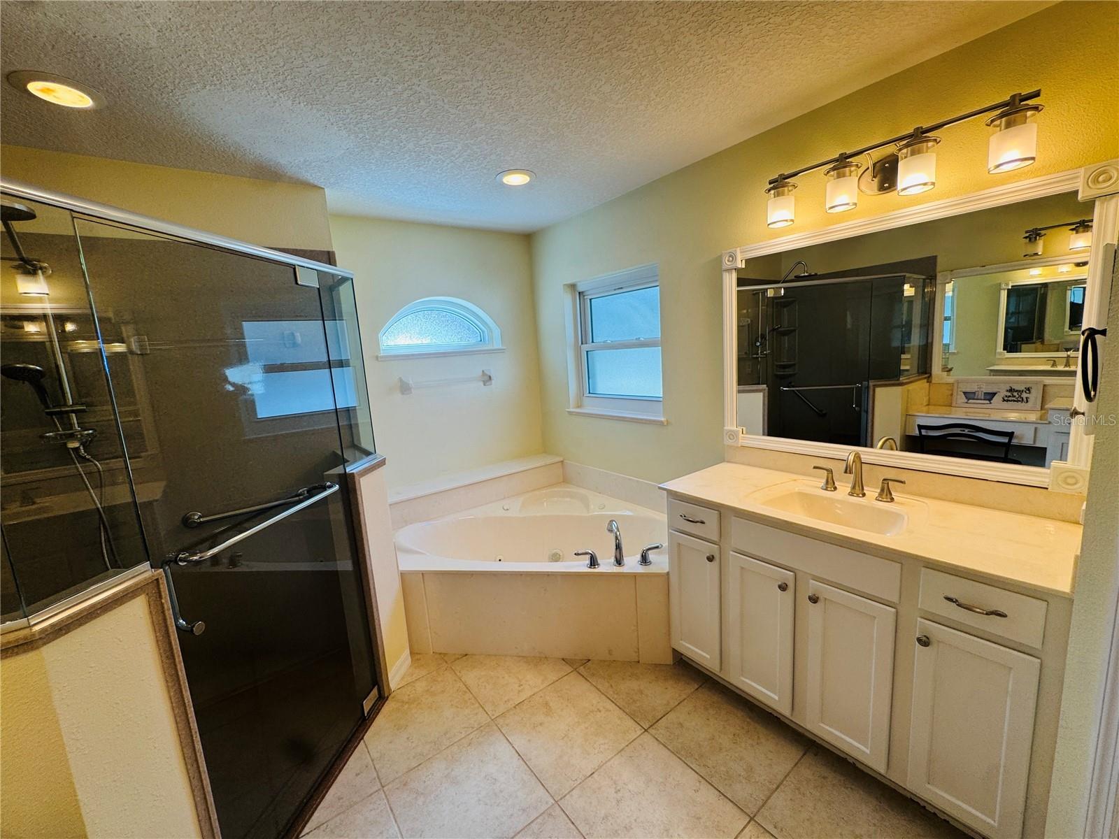 ROLLING RANCH ESTATE - Residential