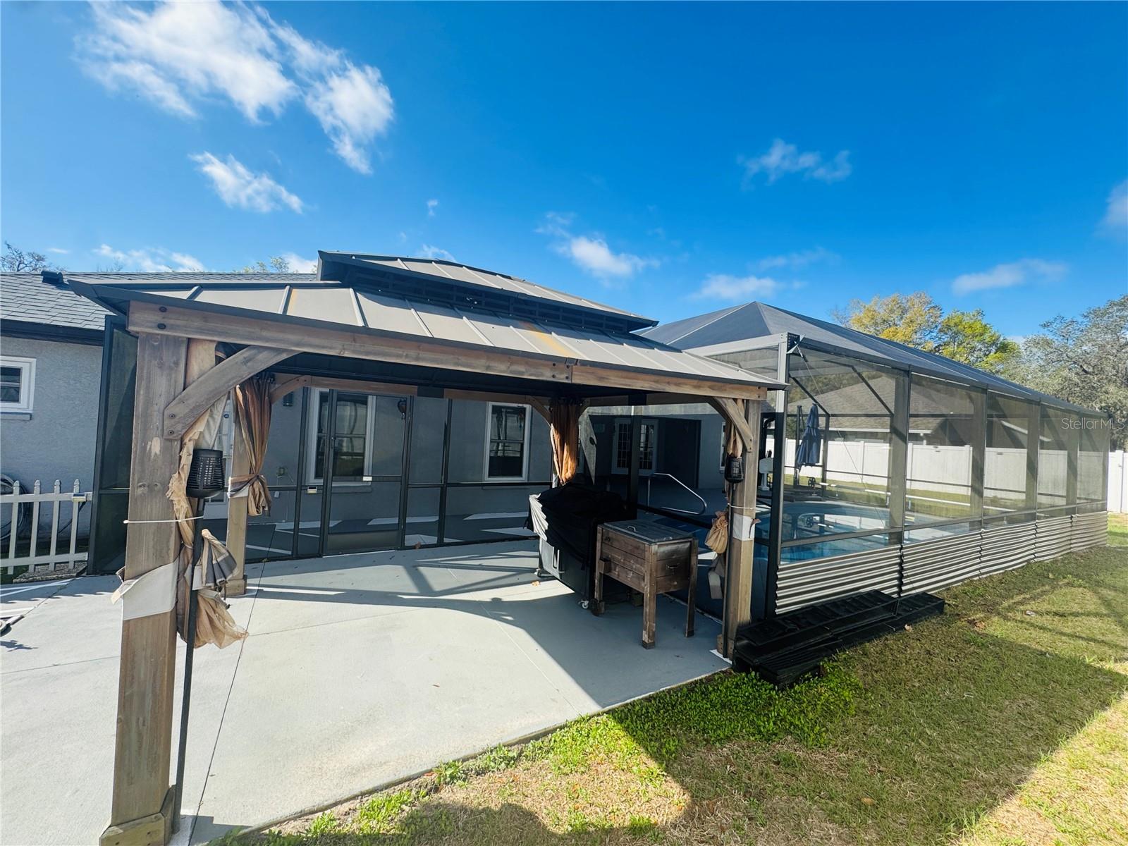 ROLLING RANCH ESTATE - Residential