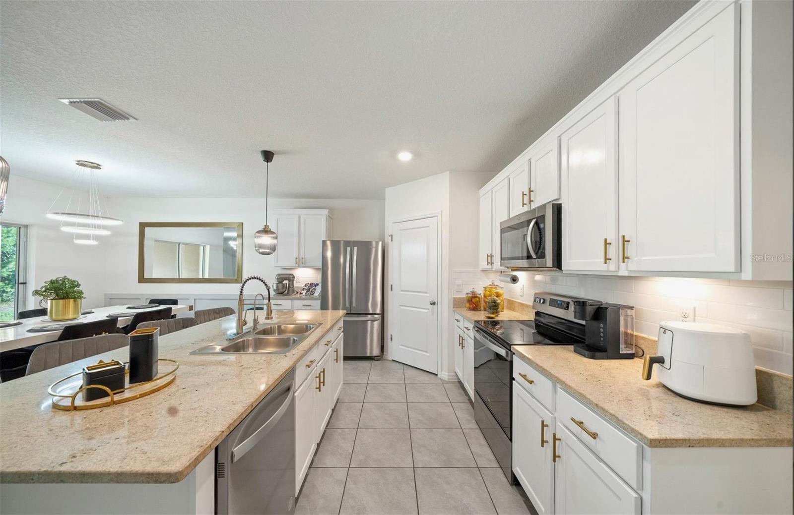 LAKE DIAMOND NORTH - Residential
