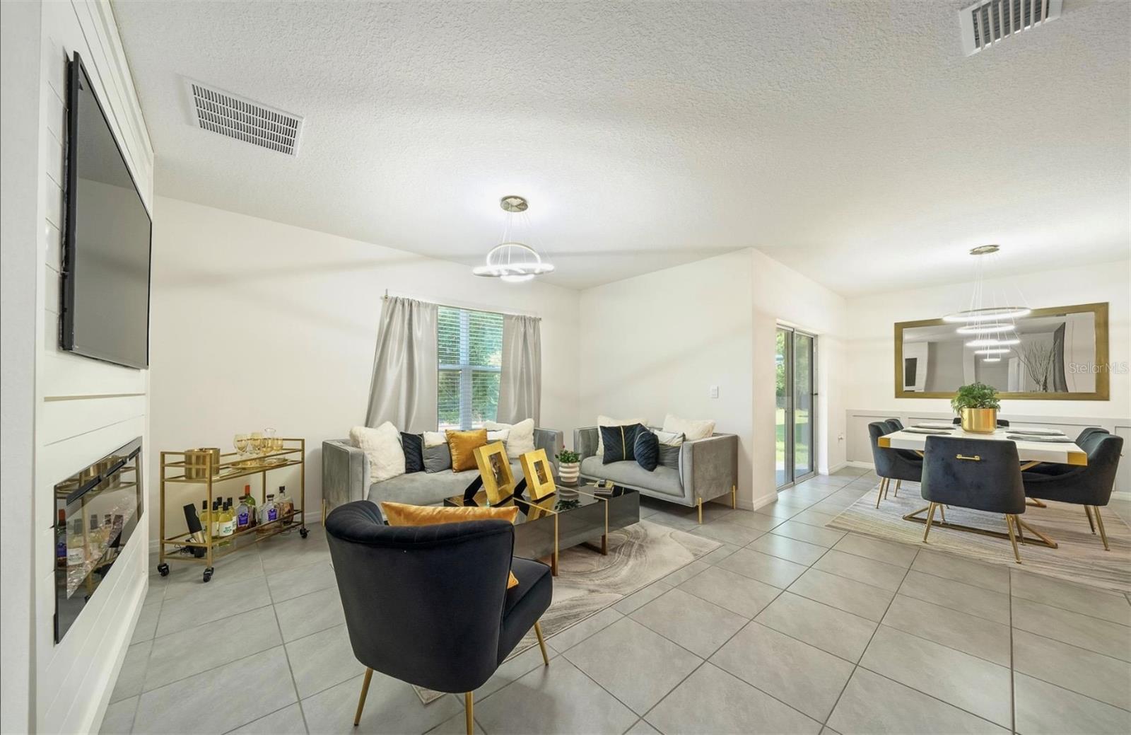 LAKE DIAMOND NORTH - Residential