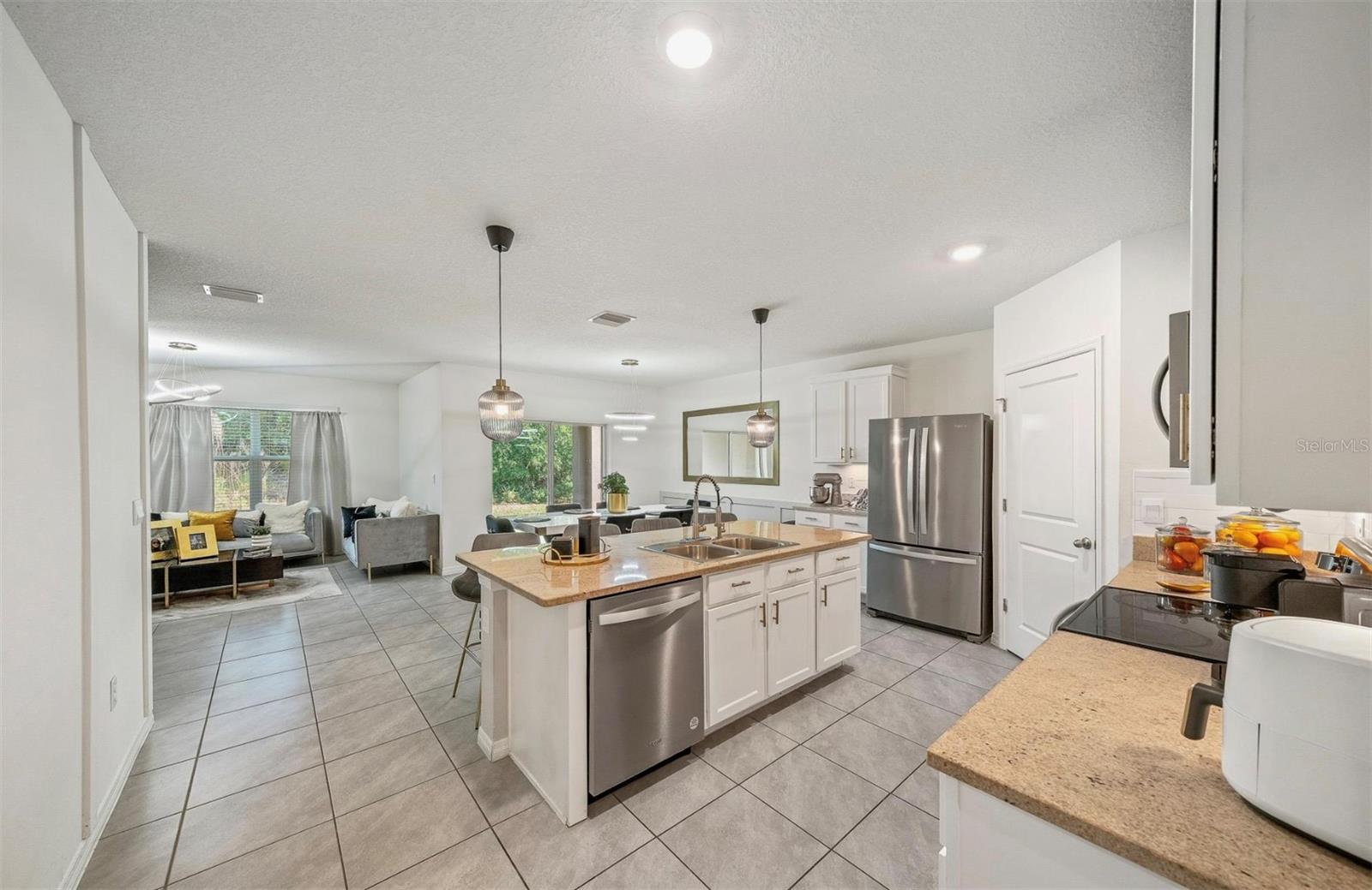LAKE DIAMOND NORTH - Residential