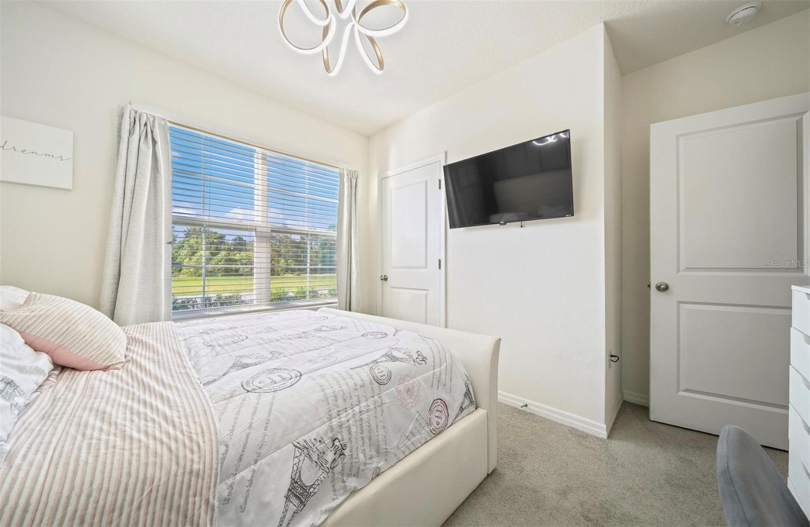 LAKE DIAMOND NORTH - Residential
