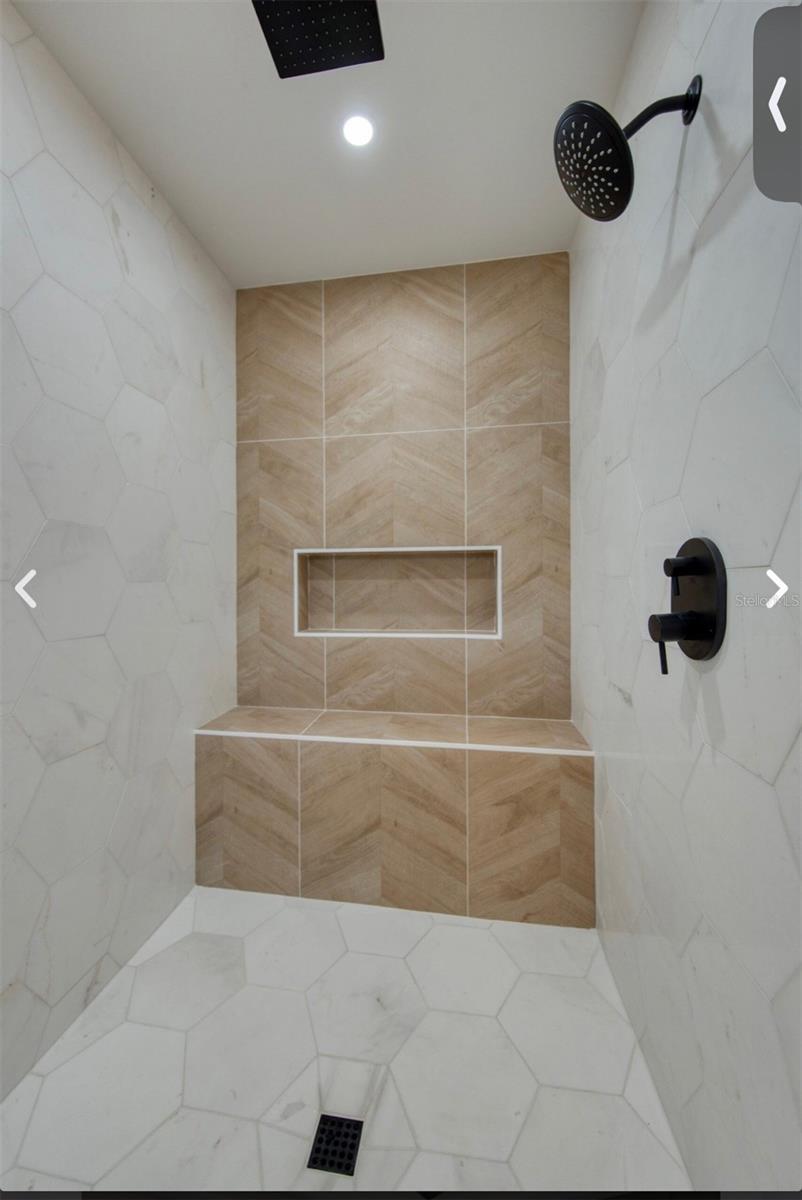 SOUTH VENICE - Residential Lease