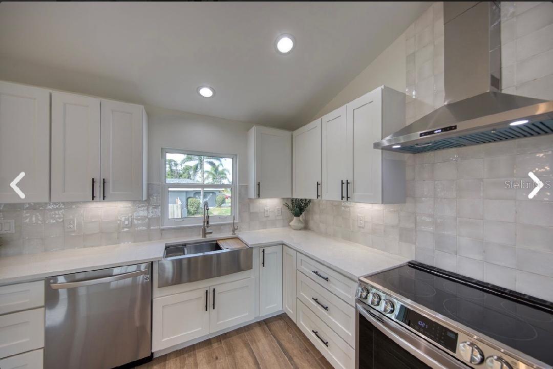 SOUTH VENICE - Residential Lease