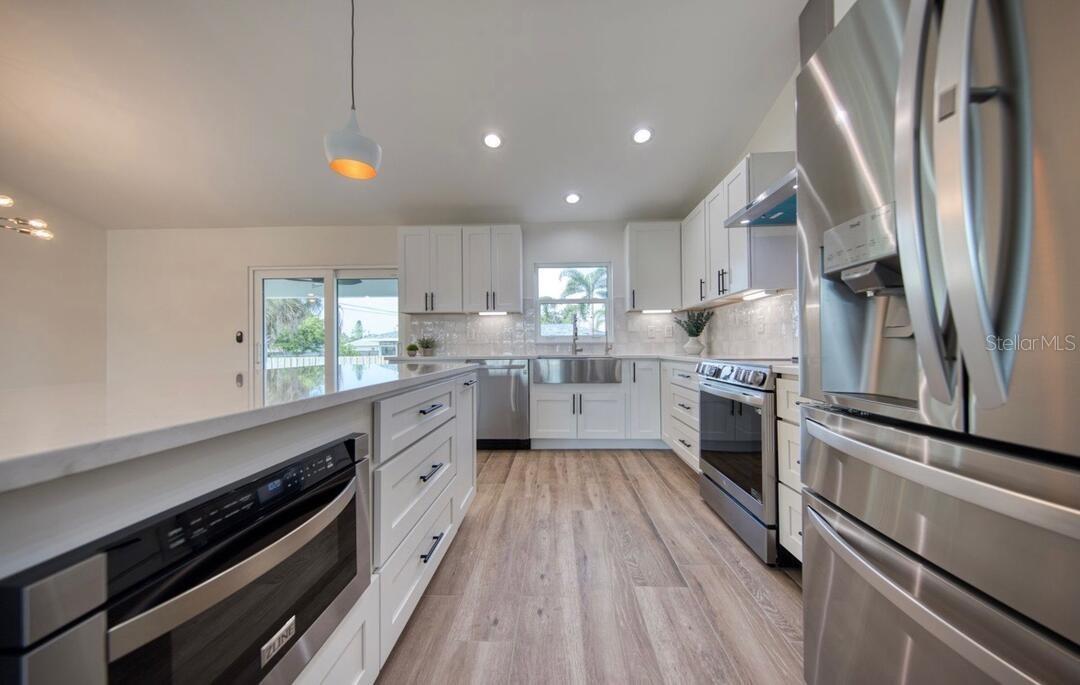 SOUTH VENICE - Residential Lease