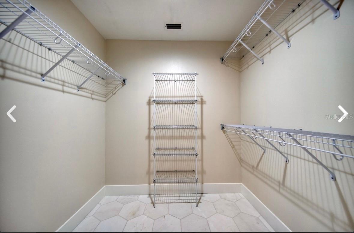 SOUTH VENICE - Residential Lease
