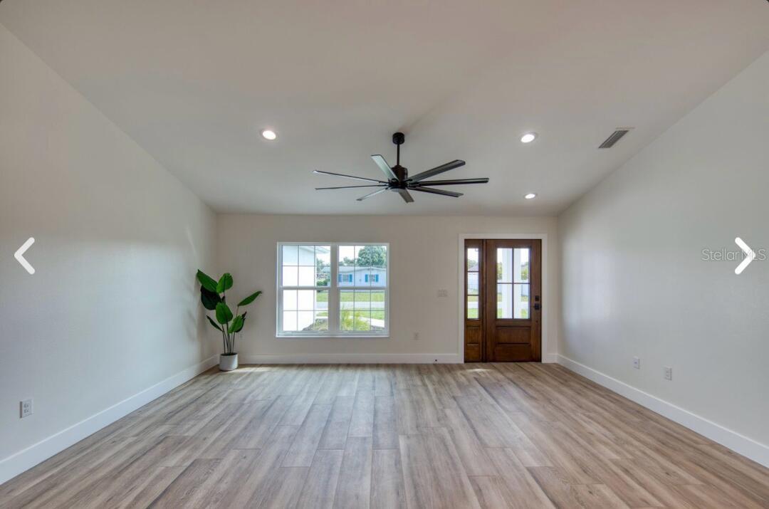SOUTH VENICE - Residential Lease
