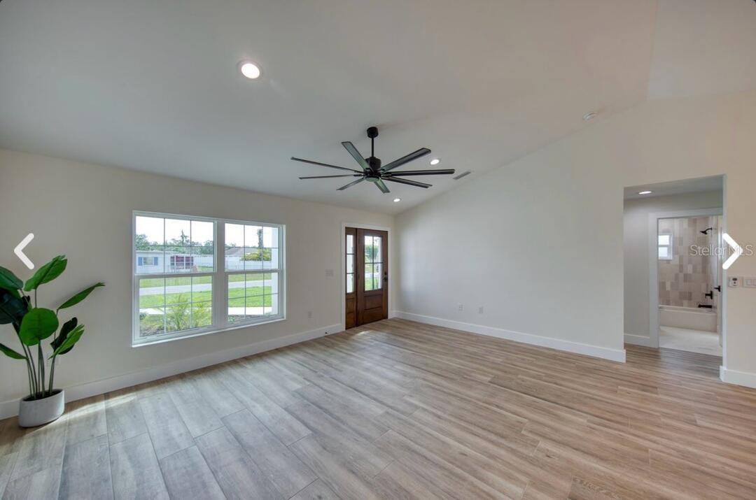 SOUTH VENICE - Residential Lease