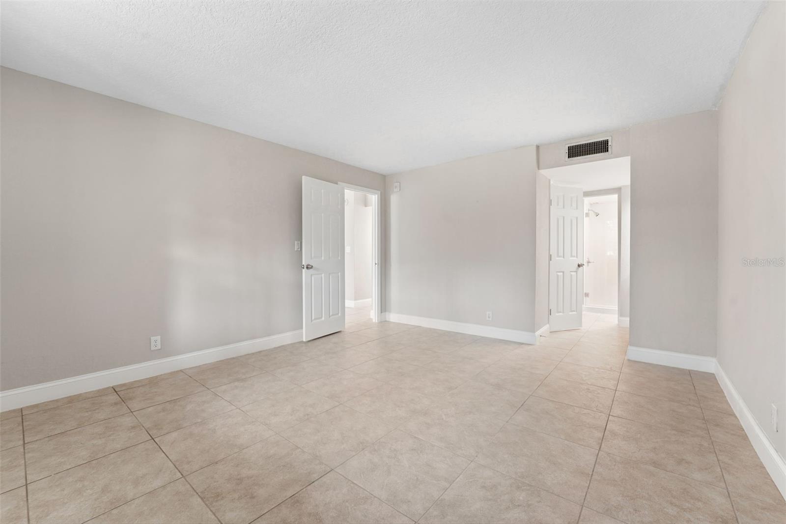 COVE CAY 26-14 VILLAGE I - Residential