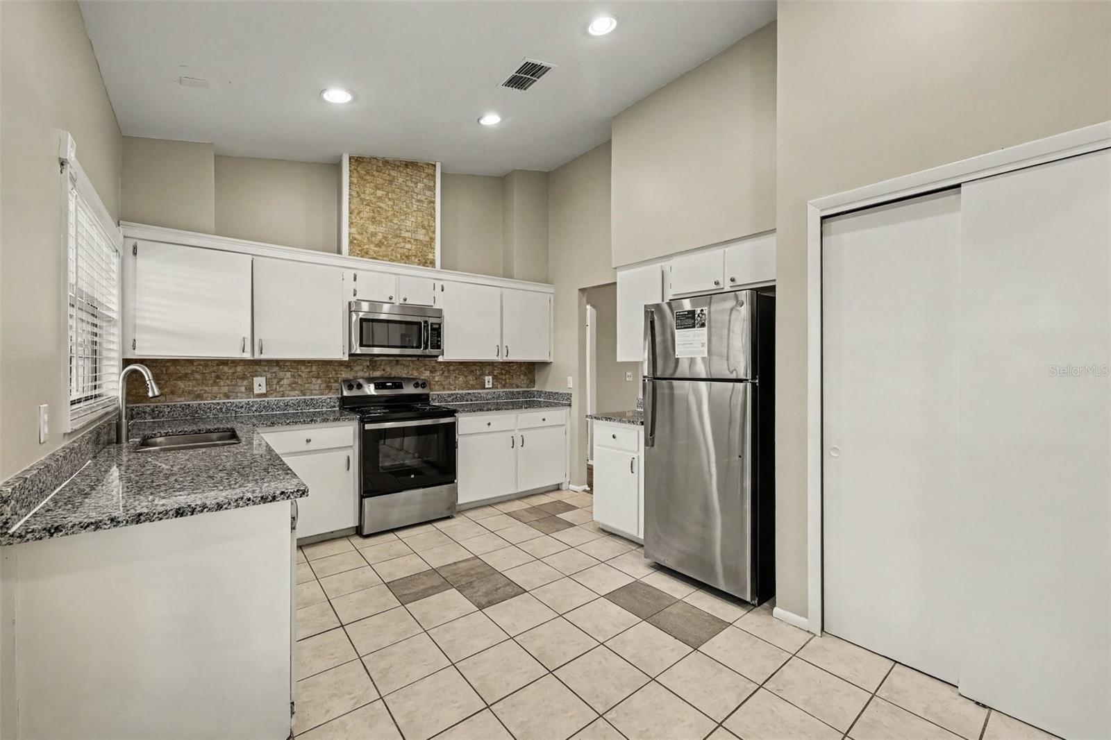 980 ABBY RIDGE COURT