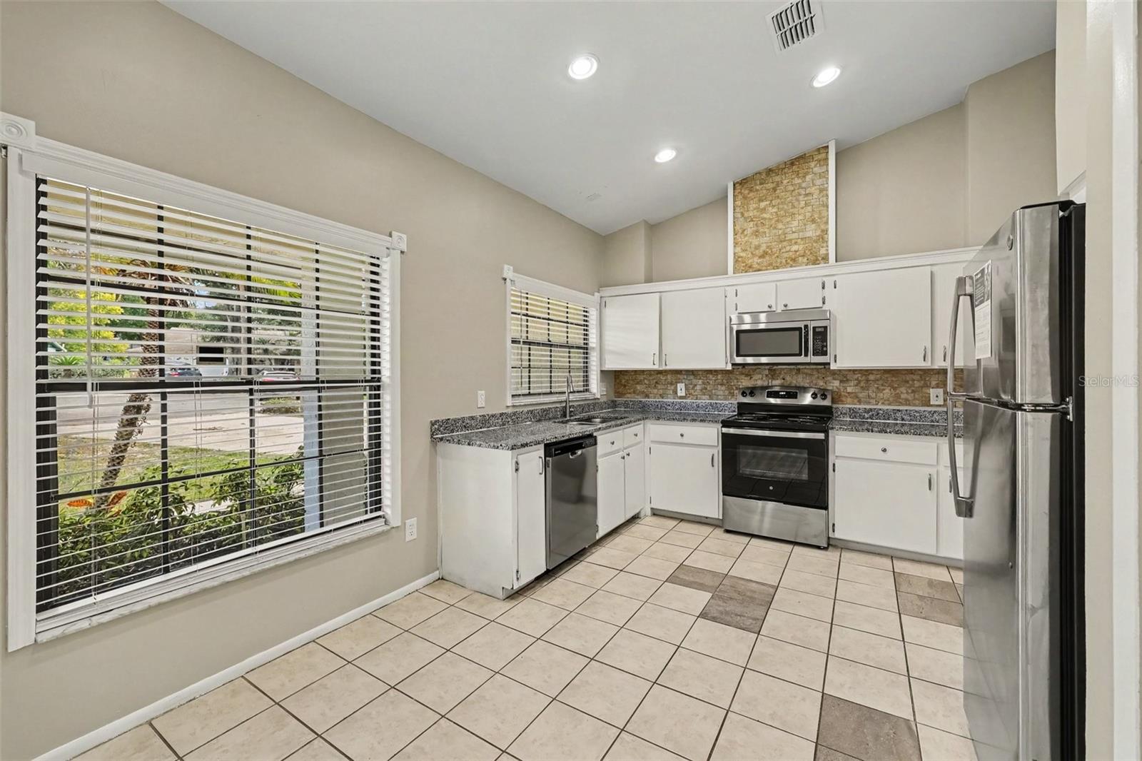 980 ABBY RIDGE COURT