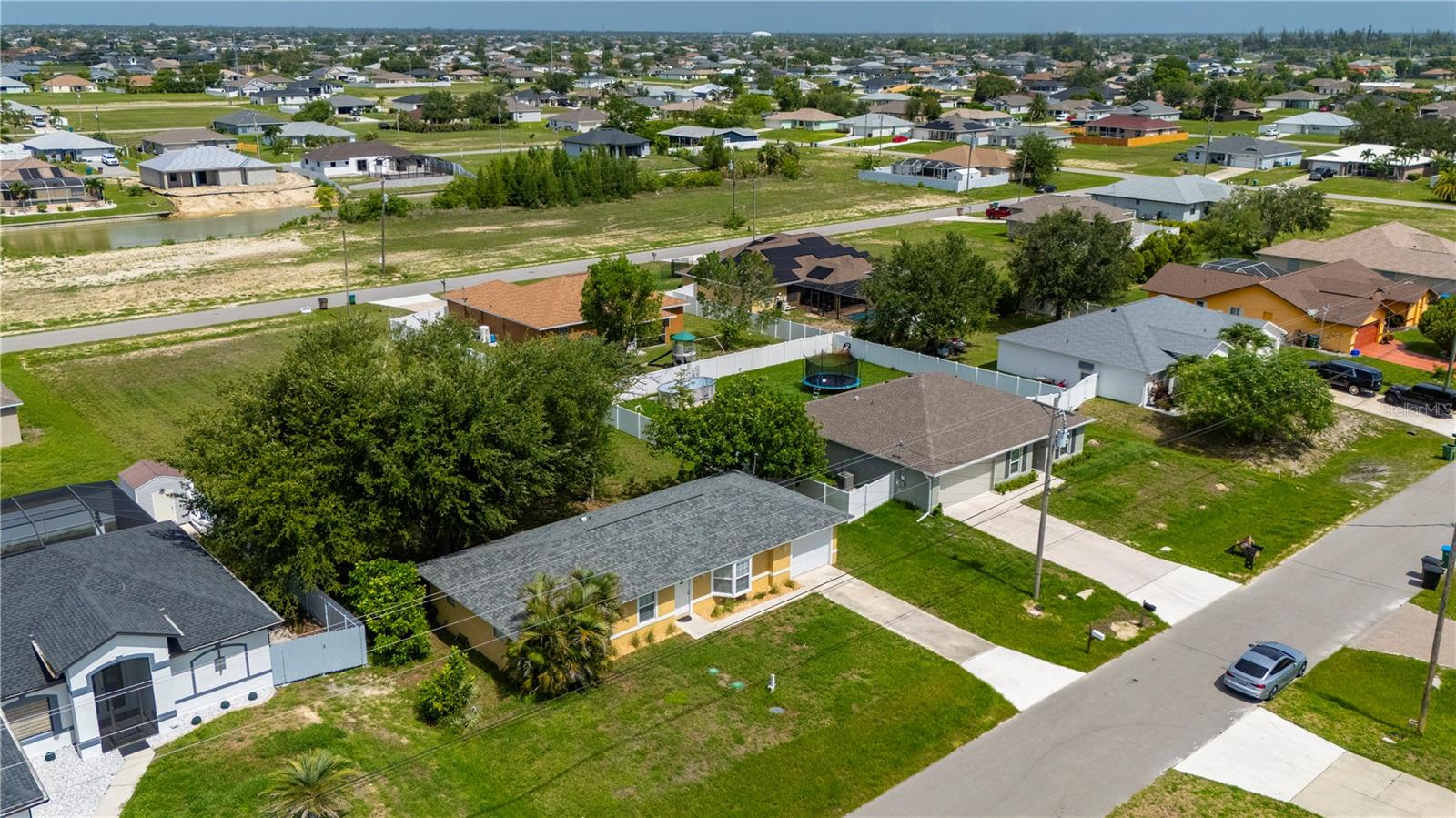 CAPE CORAL - Residential