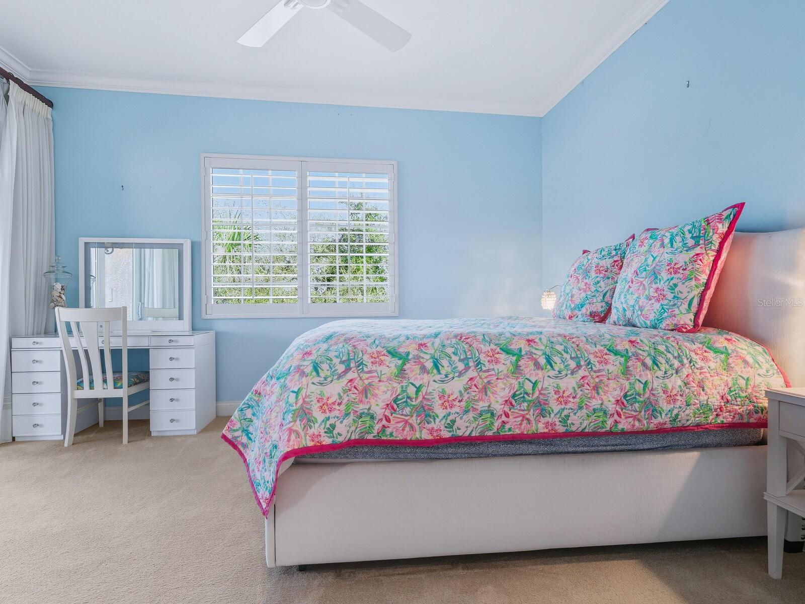 FOUNDERS CLUB - Residential